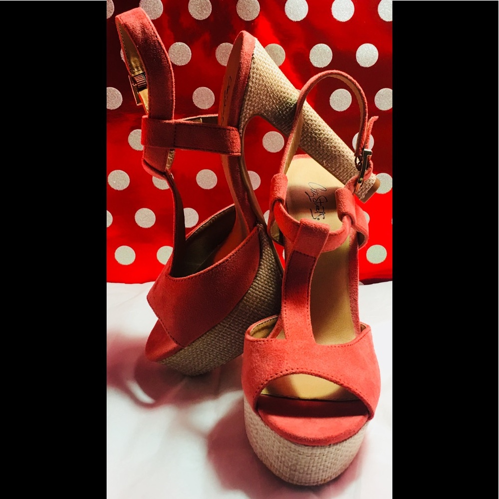 City Stats Size 8 Orange T-Back  Heels